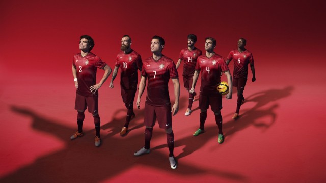 皇马主场2-0战胜瓦伦西亚，继续领跑西甲积分榜，时隔5年皇马重夺西甲冠军 浅谈皇马本赛季5大赢球关键